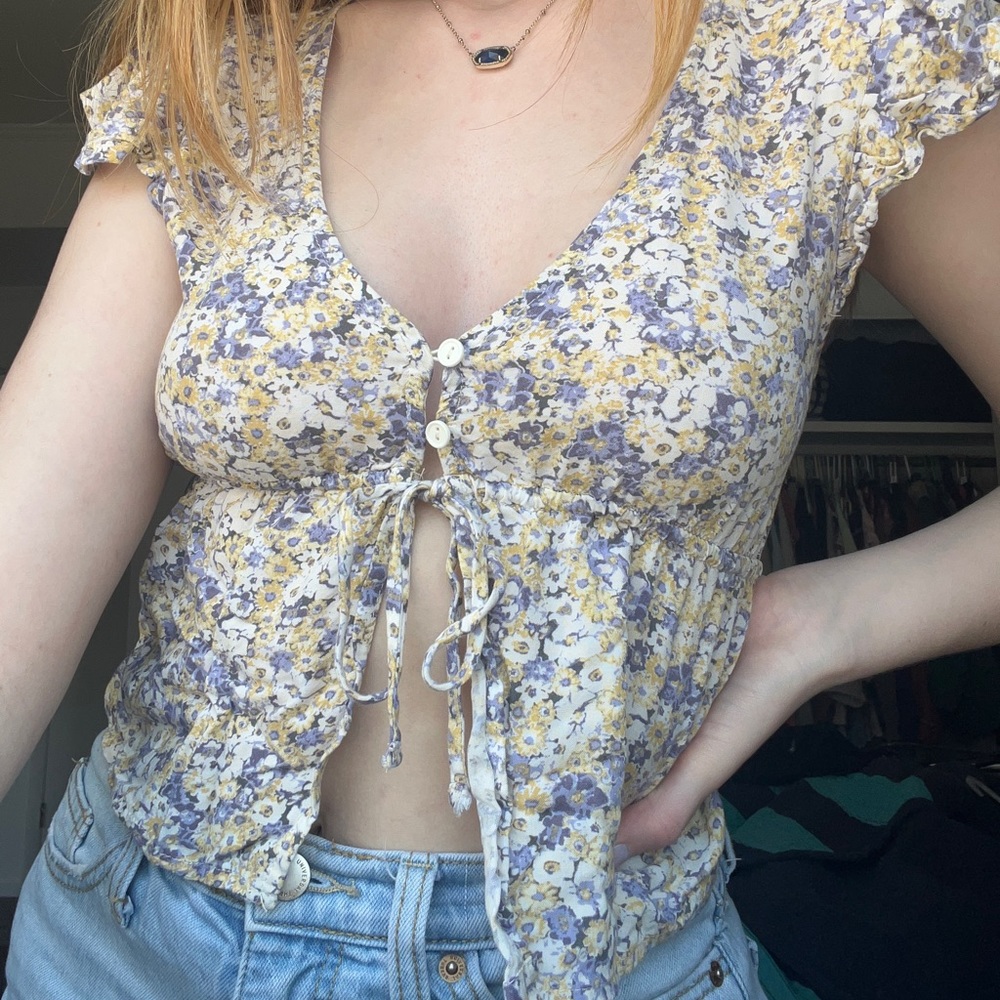 Floral Front Tie Cropped Top
